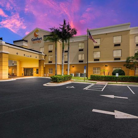 Comfort Suites Vero Beach I-95 Exterior photo