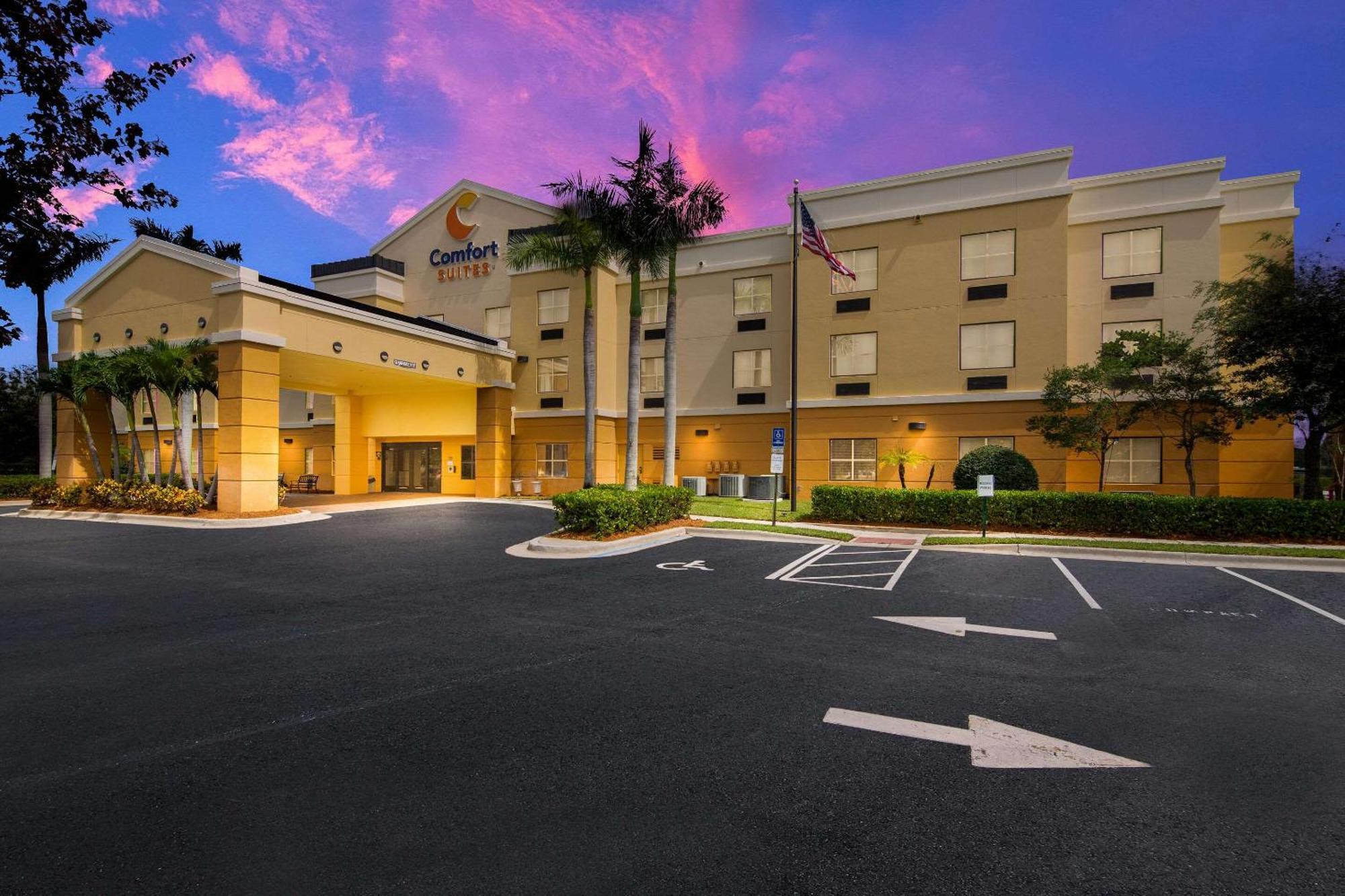 Comfort Suites Vero Beach I-95 Exterior photo