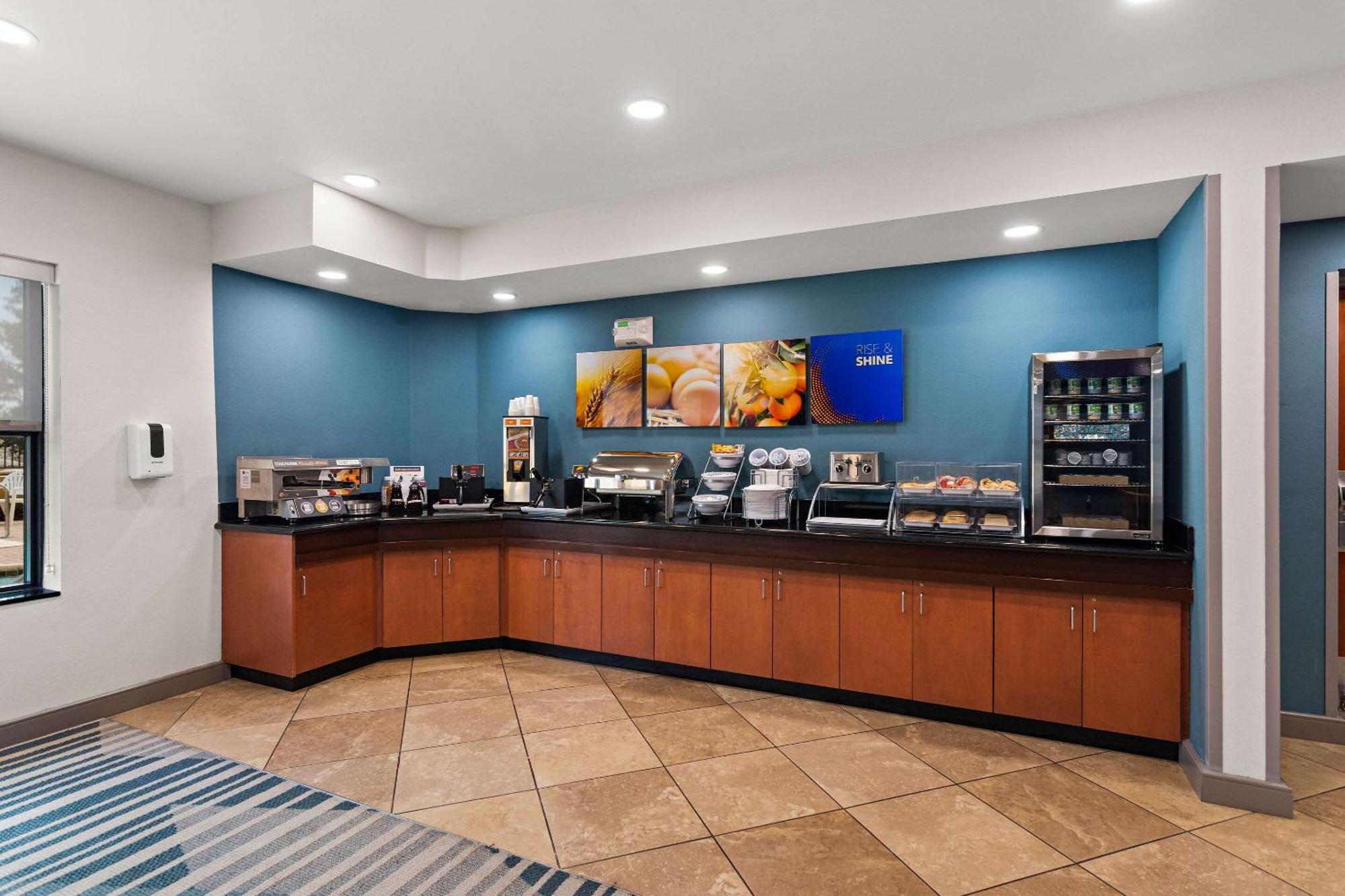 Comfort Suites Vero Beach I-95 Exterior photo
