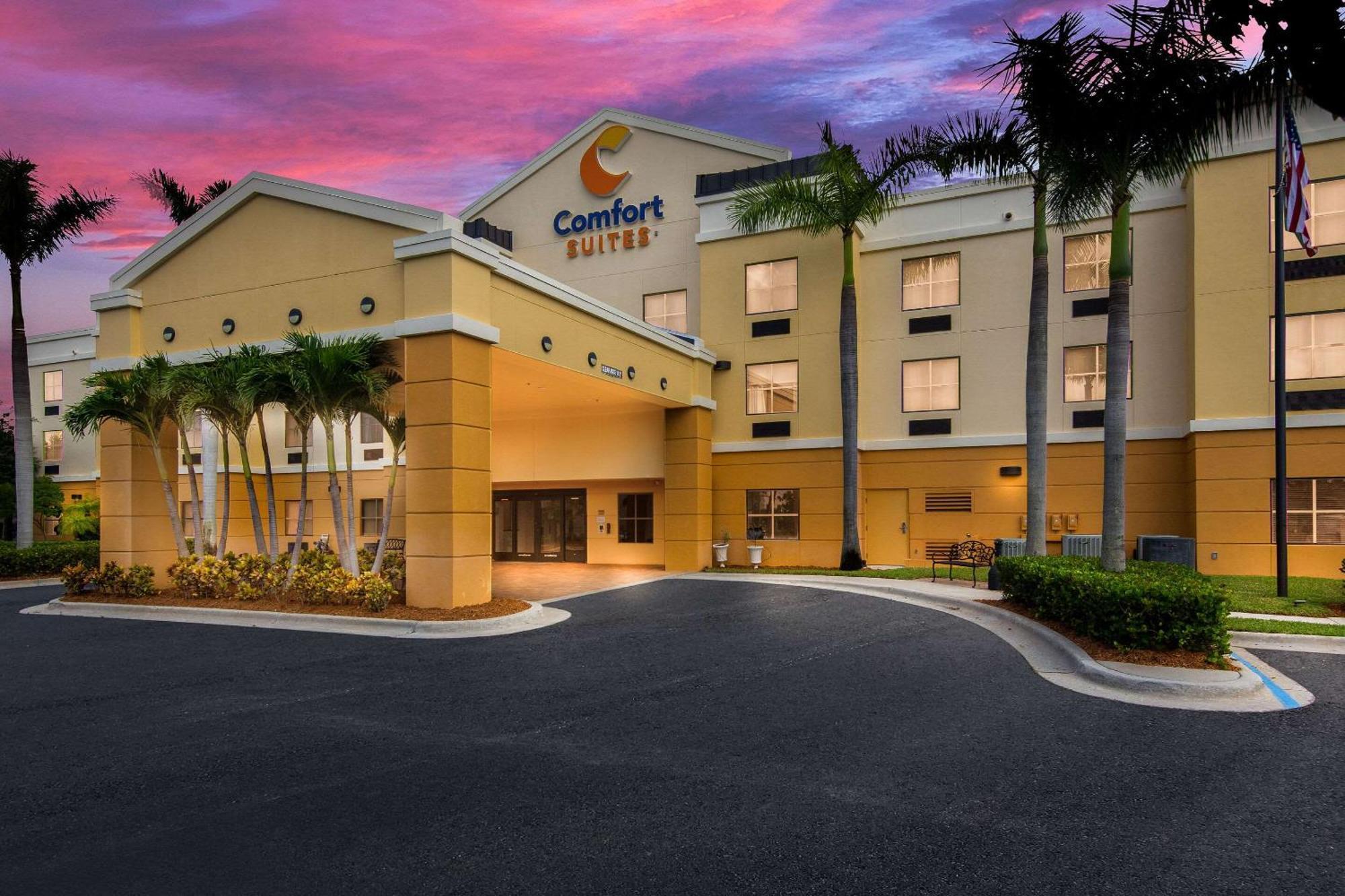 Comfort Suites Vero Beach I-95 Exterior photo