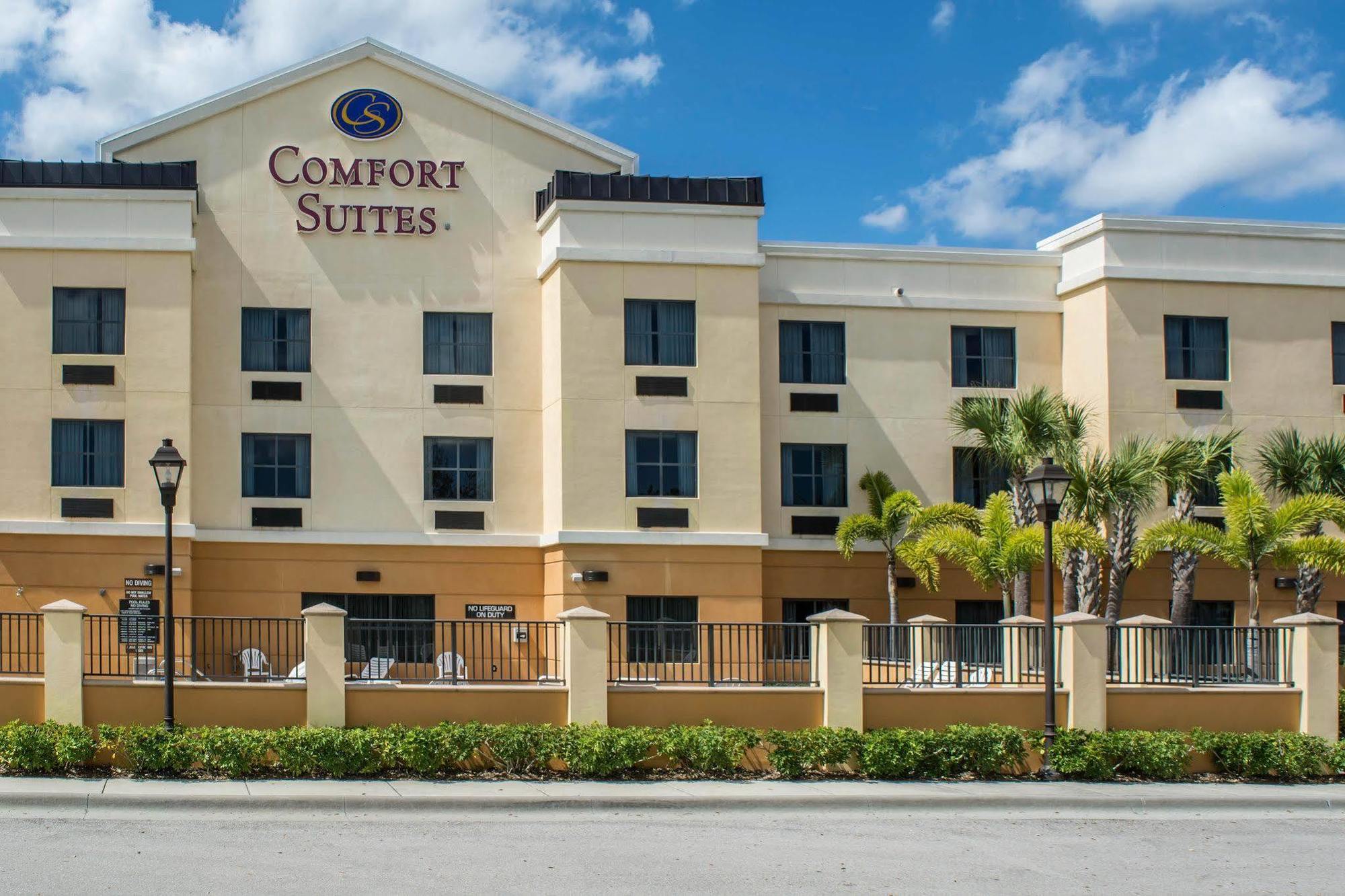 Comfort Suites Vero Beach I-95 Exterior photo