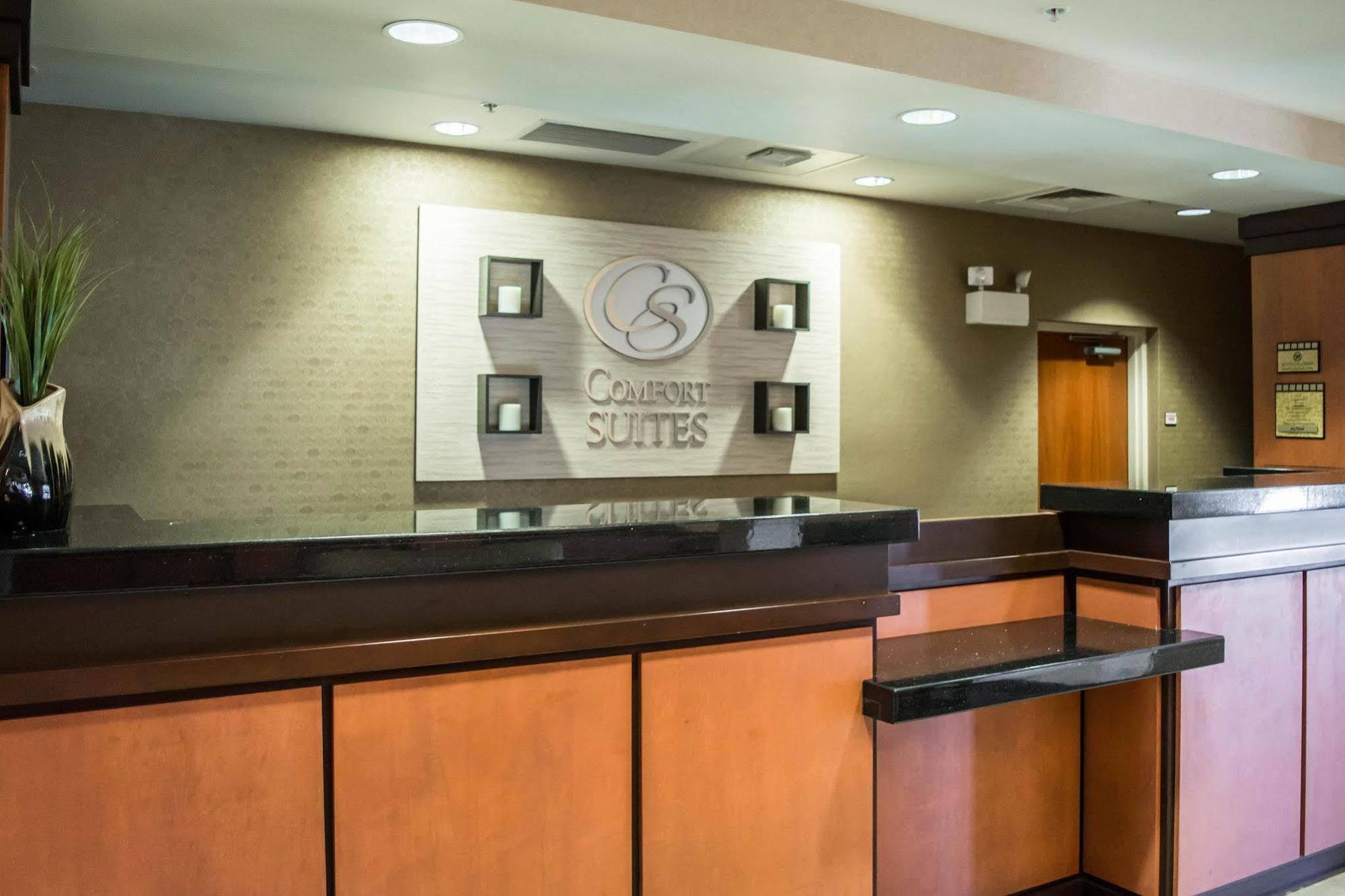 Comfort Suites Vero Beach I-95 Exterior photo